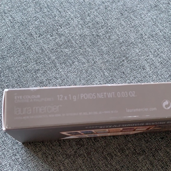 Laura Mercier Nights Out Eyeshadow Palette - Picture 6 of 6